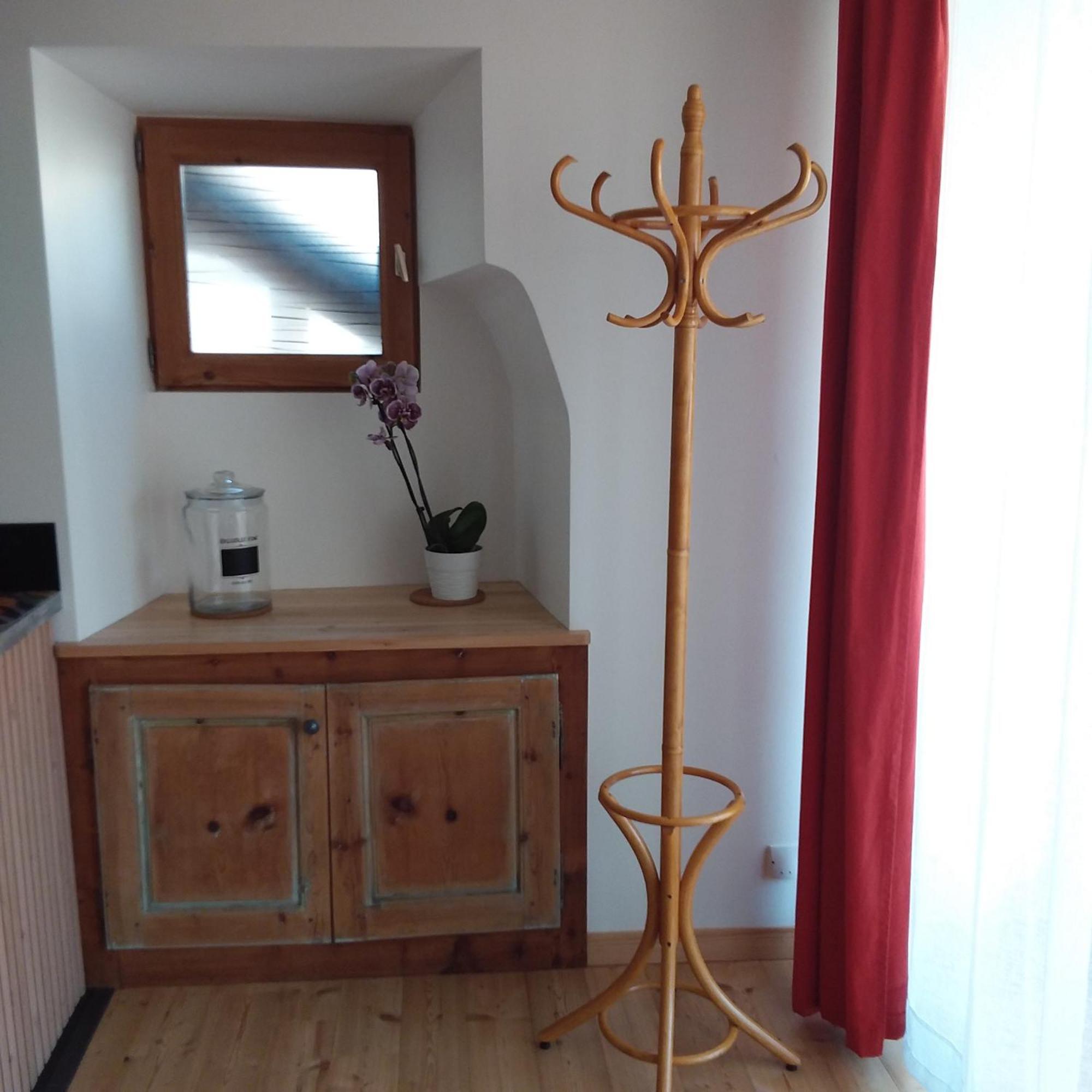 Appartement Dans Maison De Village Crots Eksteriør billede